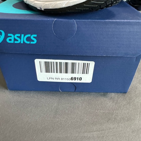👉🏼NWT👈🏼 NEW IN BOX Girl’s ASICS Contend 5 Size: 3 - Picture 4 of 6